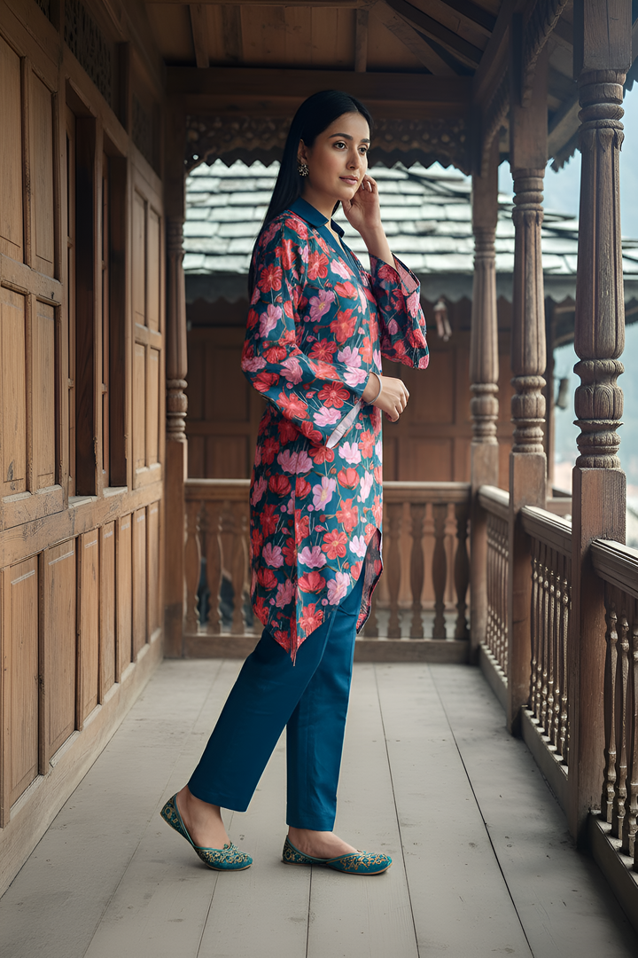 Junoon-e-Gulnaar Pahadi Kaftan Set