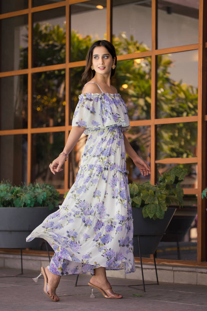Side profile of Masakali's Lavender Lilt dress showcasing elbow sleeves
